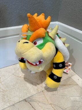 Bowser plushie NWT Super Mario Nintendo 2017